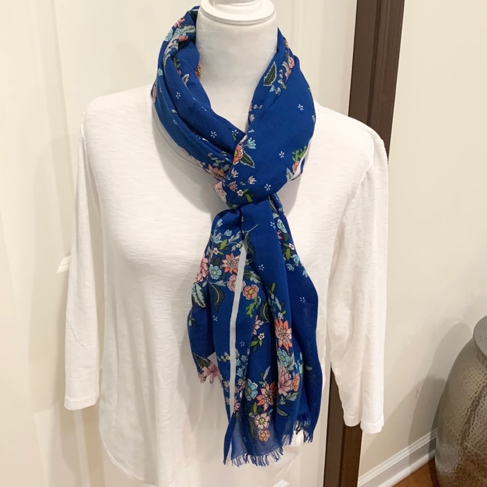 LOFT SCARF NWT